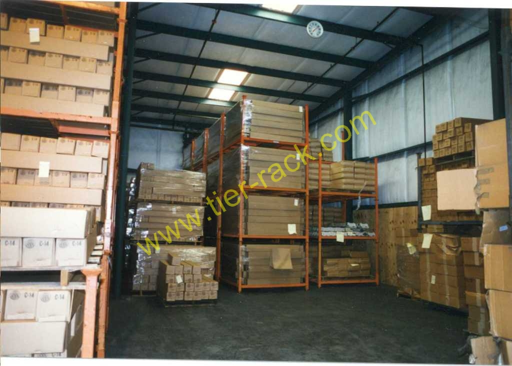 Distribution_center_racks